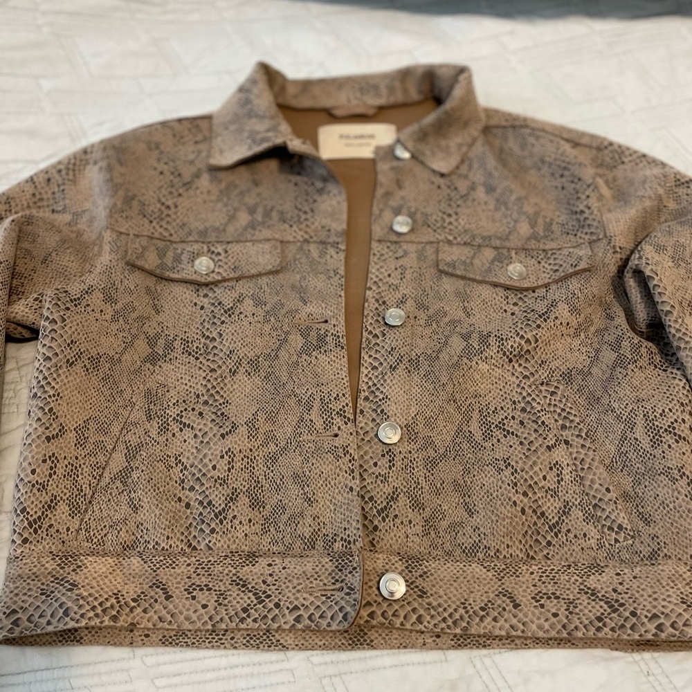Faux Snakeskin Button-Up crop Jacket - Beige Taupe